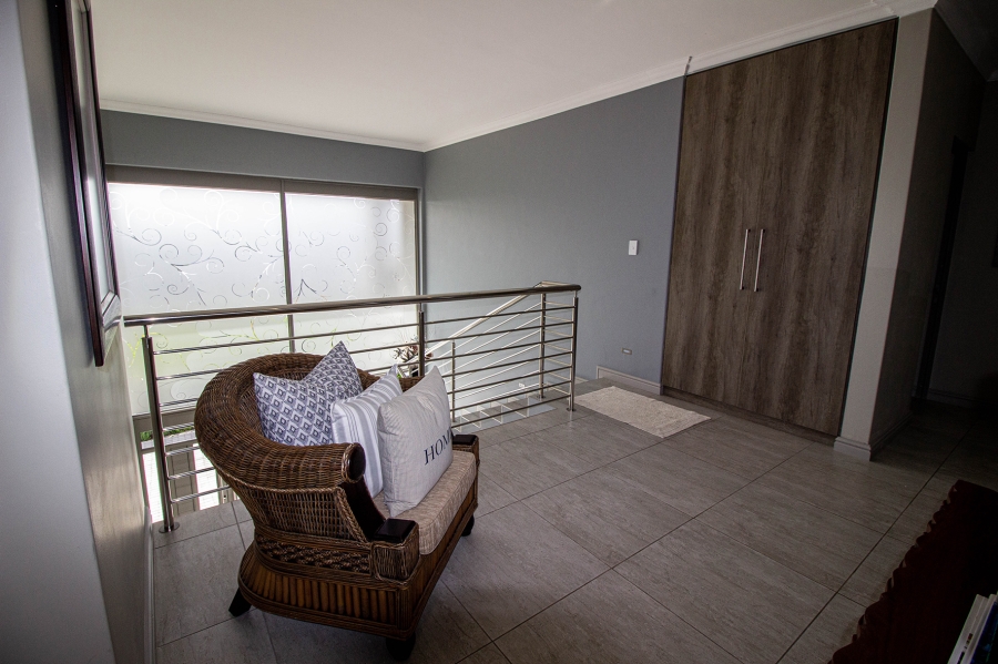 6 Bedroom Property for Sale in Kleinbaai Western Cape